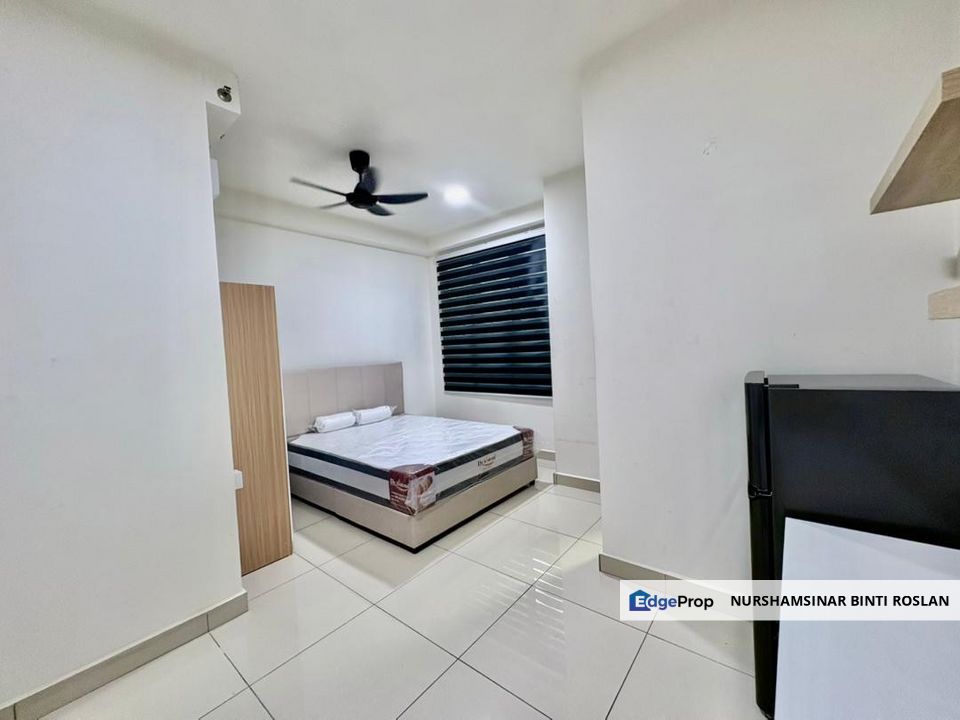 House Facing Pool and Furnished for Sale, Selangor, Damansara Damai