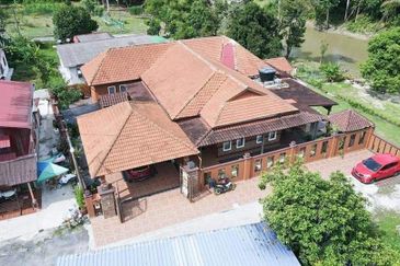 Fully Furnished House For Sale Near The River