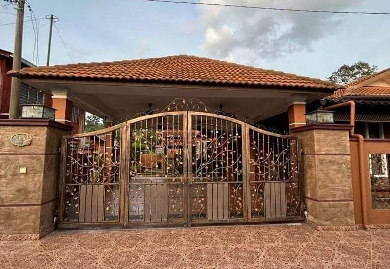 Fully Furnished House For Sale Near The River