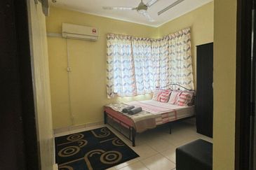[PUNCAK ALAM] FULLY FURNISHED HOUSE PRICE REDUCE