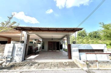 [BATU GAJAH] SINGLE STOREY HOUSE