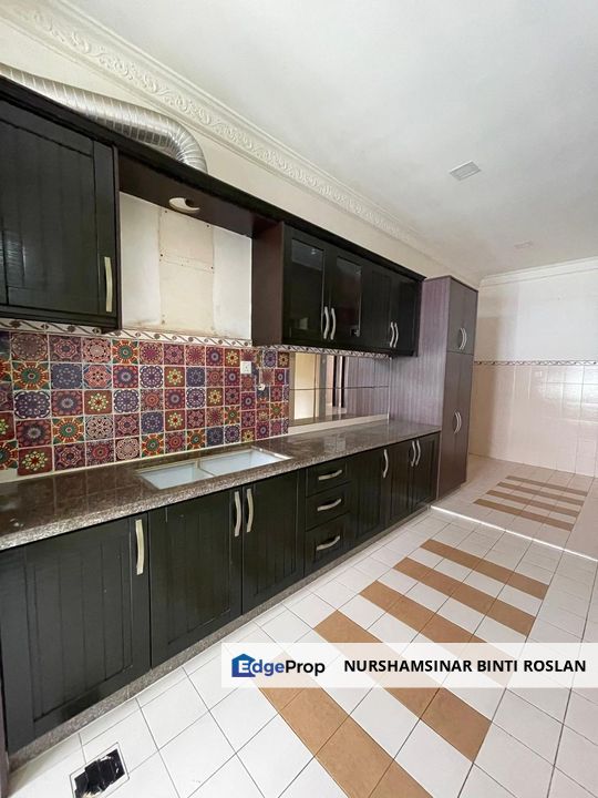 Vacant Double Storey House For Sale, Selangor, Shah Alam