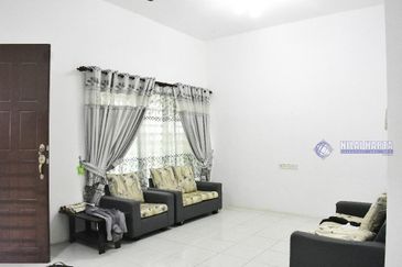 PUNCAK BOUGAINVILLEA