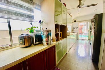 [KOTA KEMUNING] OPEN FACING NICE HOUSE FOR SALE