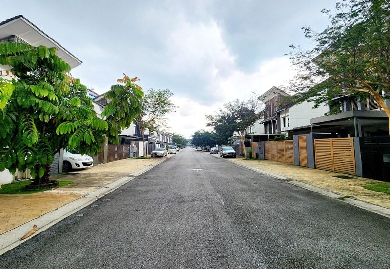 2.5 Storey Bungalow House, Subang Jaya For Sale