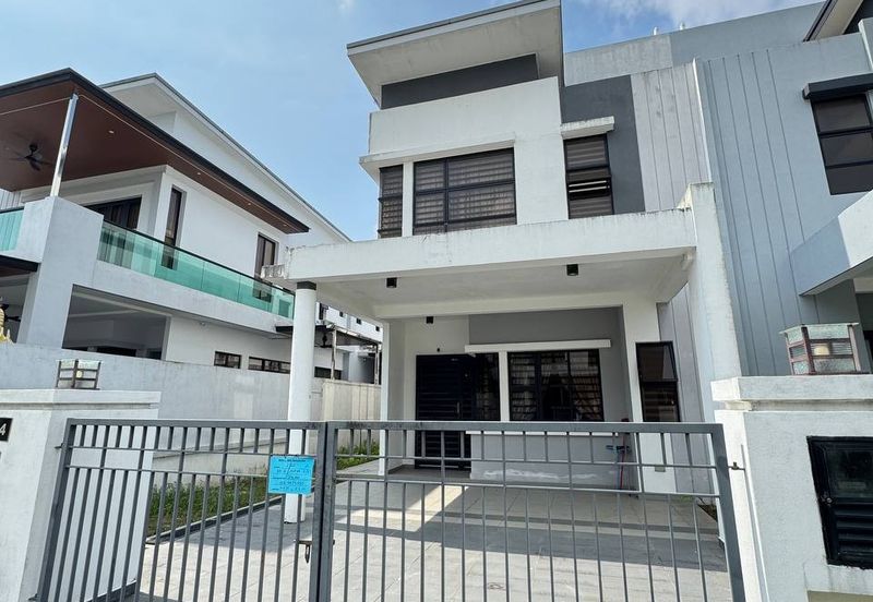 The Canal Garden South, Horizon Hills