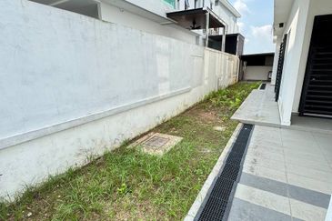 The Canal Garden South, Horizon Hills