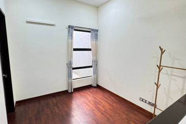 The Canal Garden South, Horizon Hills