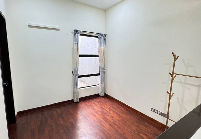 The Canal Garden South, Horizon Hills