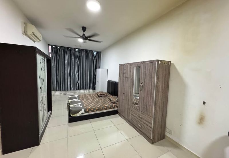 Dedaun Hijau (Greenfield Regency)