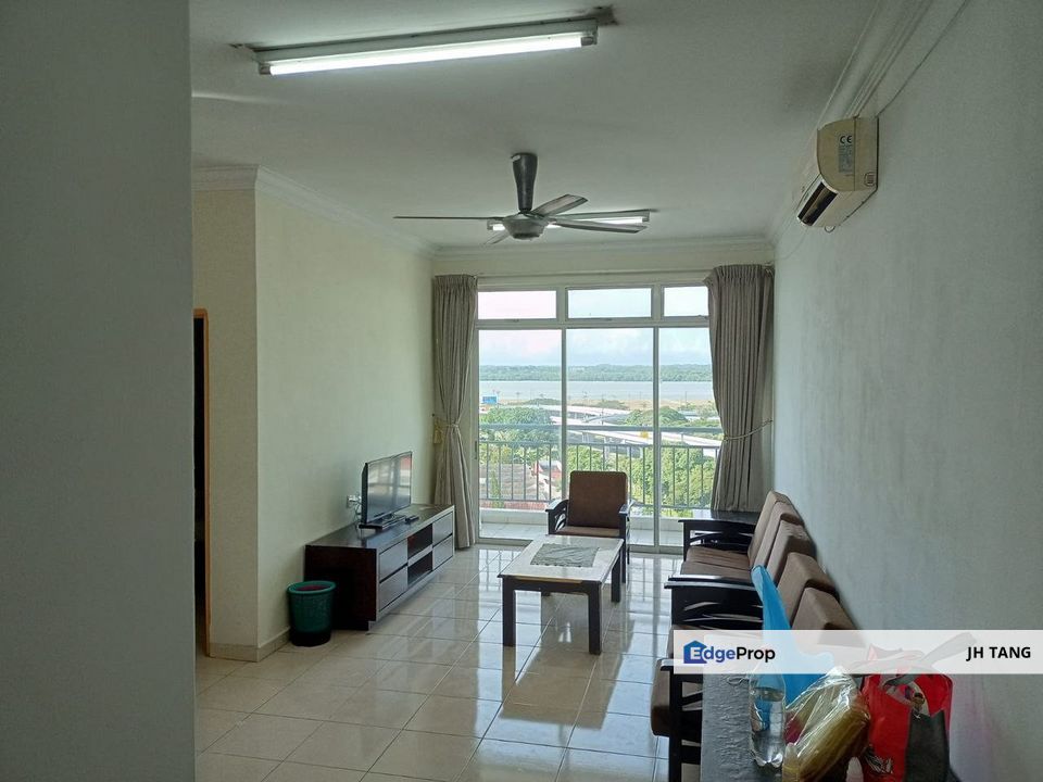 Sri Samudera Seaview Residence Suites @ JB Town, next to hospital HSA - 3 bedrooms 3 bathrooms Fully Furnished Facing Seaview, Johor, Johor Bahru