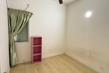 Dedaun Hijau (Greenfield Regency)