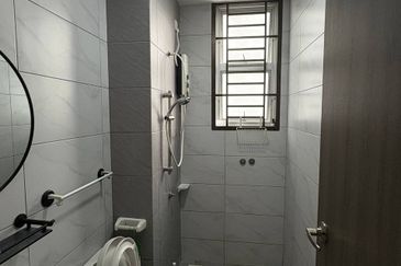 SKS Habitat Apartment, Larkin