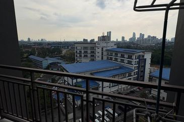 SKS Habitat Apartment, Larkin