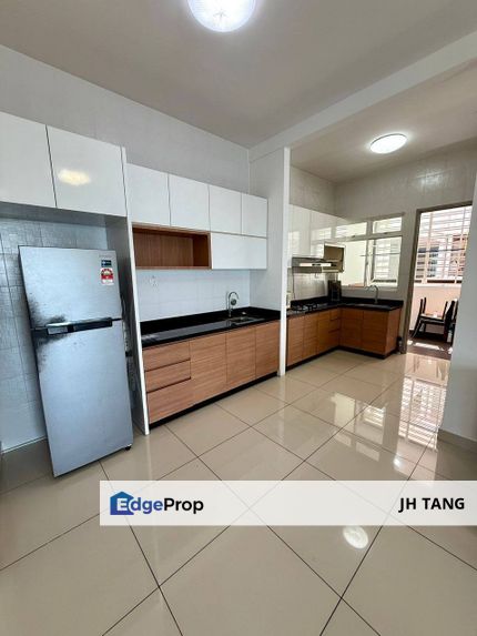 Skysuites @ Meldrum Hills JB TOWN CIQ - walking distance to ciq  - 3 bedrooms & 2 bathrooms  - seaview  - 1345 sqf  - high floor  - fully furnished , Johor, Johor Bahru