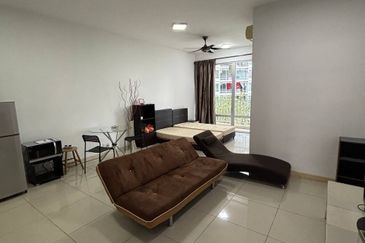 Dedaun Hijau (Greenfield Regency)