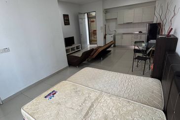 Dedaun Hijau (Greenfield Regency)