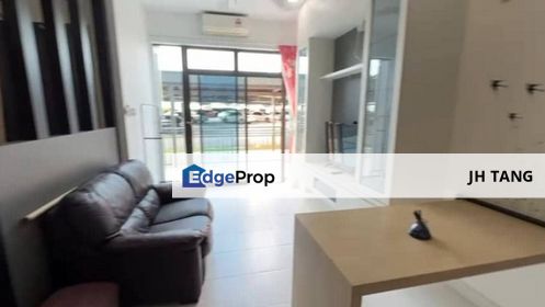 Seri Austin Luxury Apartment, Johor Bahru ✨ Stylish renovated unit with a generous balcony space  🚪 1 + 1 Bedroom 🚽 1 Bathroom 🚗 1 Carpark Lot 🛋 , Johor, Johor Bahru