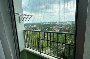 Dedaun Hijau (Greenfield Regency)