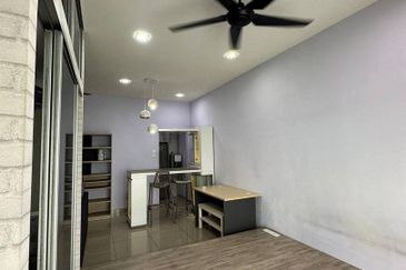 Dedaun Hijau (Greenfield Regency)