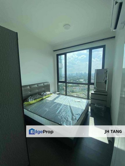  SKS Pavillion Residences JB TOWN CIQ Common Room - Include utility but aircond usage count by meter tenant need pay - ⁠Got own Bathroom to use, Johor, Johor Bahru