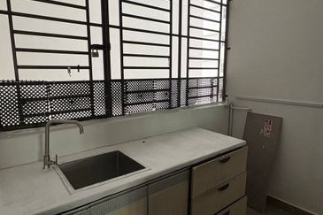 SKS Habitat Apartment, Larkin