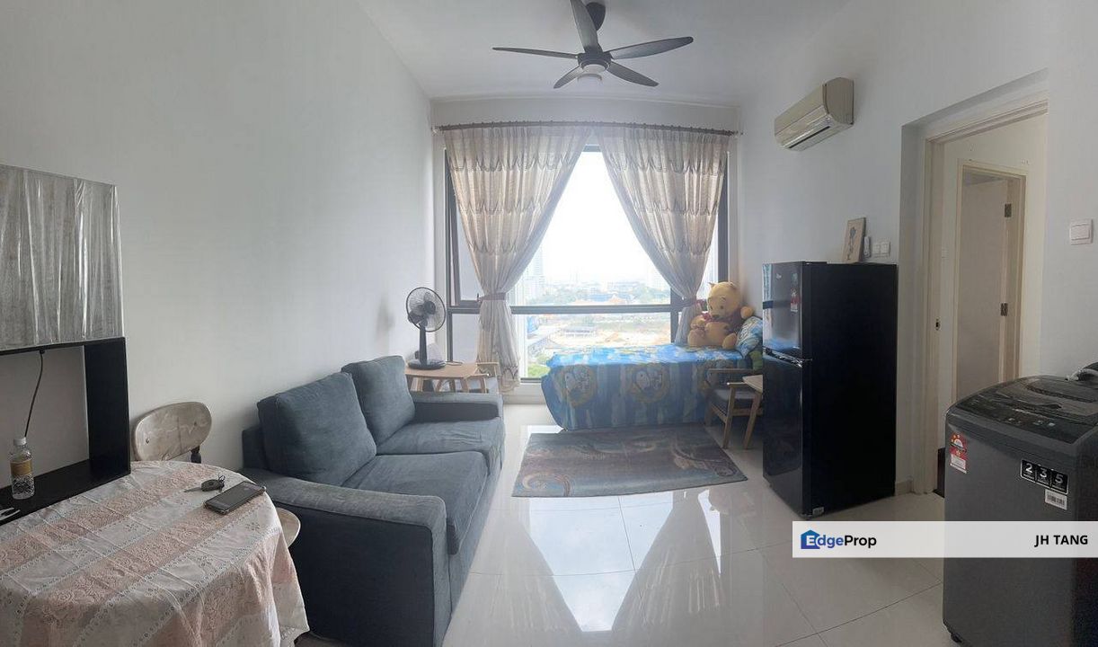  SKS Pavillion Residences JB TOWN CIQ Jalan Storey, Bukit Senyum, 80300 Johor Bahru, Johor Type: Apartment Bedroom : 1 Bathroom : 1 Size ： 400sqft Fur, Johor, Johor Bahru