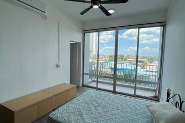 Dedaun Hijau (Greenfield Regency)