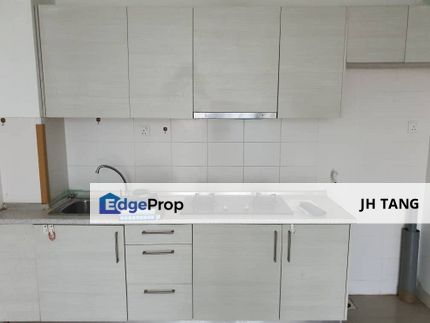  Dedaun Hijau (Greenfield Regency), Tampoi •   Studio •   1  Bathroom • Partially Furniture , Johor, Tampoi