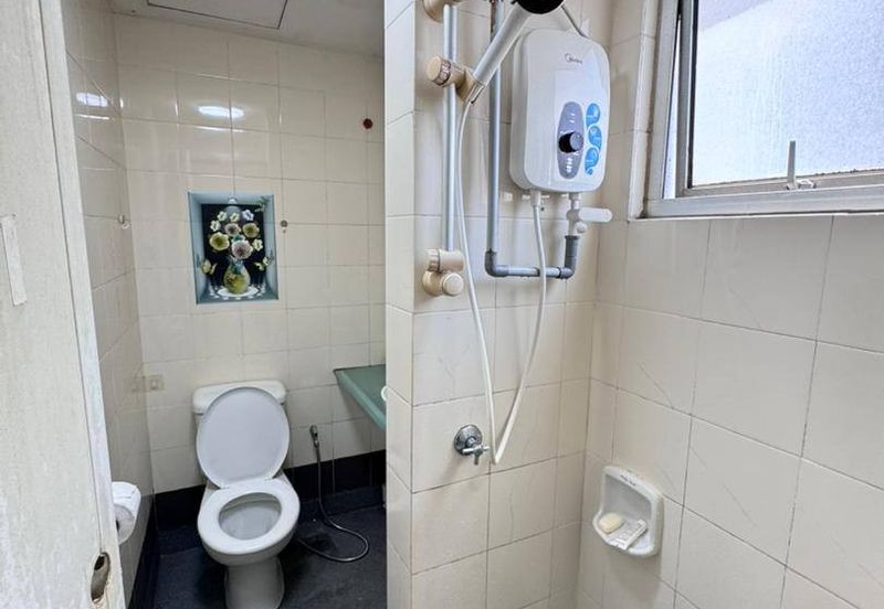 Bangunan Duta Impian (The Embassy Suites)