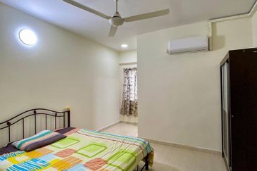 Bangunan Duta Impian (The Embassy Suites)