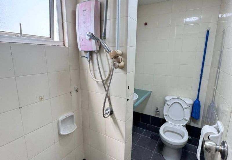 Bangunan Duta Impian (The Embassy Suites)