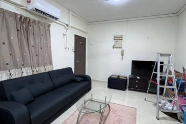 Bangunan Duta Impian (The Embassy Suites)