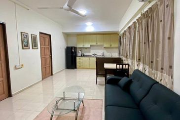 Bangunan Duta Impian (The Embassy Suites)