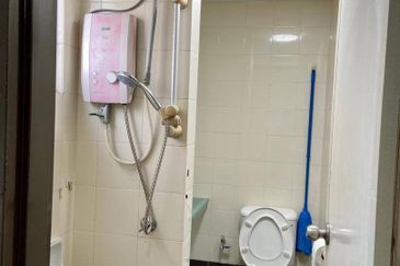 Bangunan Duta Impian (The Embassy Suites)