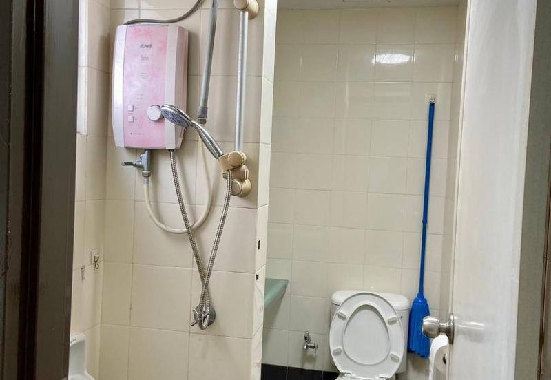 Bangunan Duta Impian (The Embassy Suites)