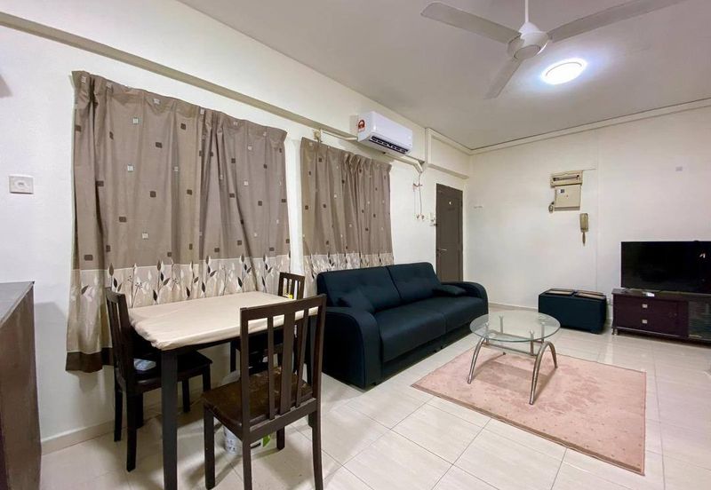 Bangunan Duta Impian (The Embassy Suites)