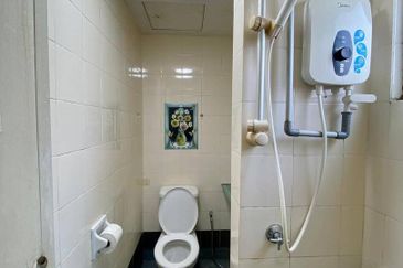 Bangunan Duta Impian (The Embassy Suites)