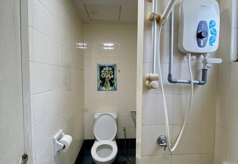 Bangunan Duta Impian (The Embassy Suites)