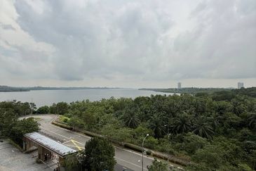 Puteri Cove Residences