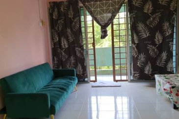 Lily & Jasmine Apartment