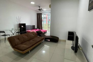 Dedaun Hijau (Greenfield Regency)