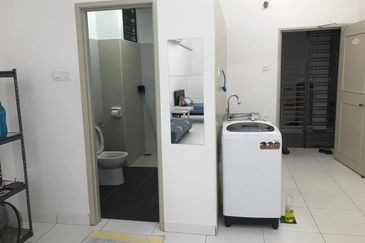 Akademik Suite @ Mount Austin