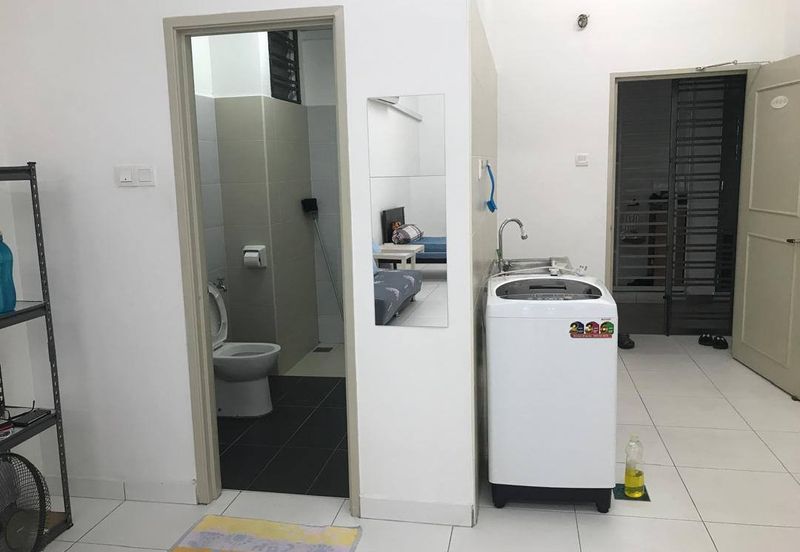 Akademik Suite @ Mount Austin