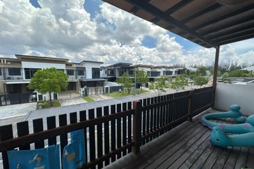 Horizon Hills Valley West  Double Storey For Sale