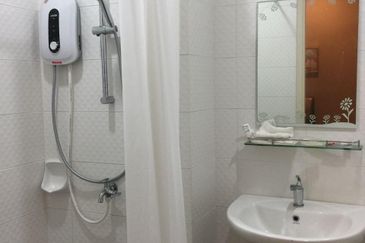 Seasons Luxury Apartments @ Amara Larkin