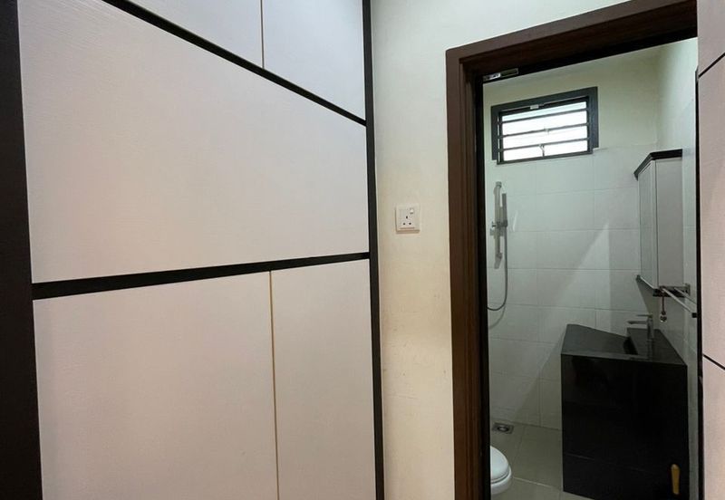 Maple Red, Adda Heights