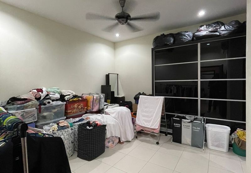 Maple Red, Adda Heights