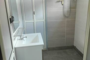 Jalan Mutiara Emas 2/19