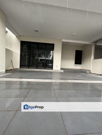 Exclusive free hold super link at Qaseh BK 8A Bandar Kinrara , Selangor, Puchong